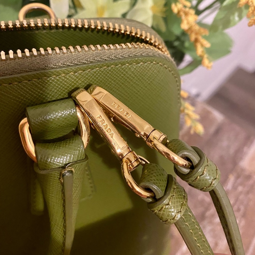✨HP✨ Prada Bag - Picture 10 of 16